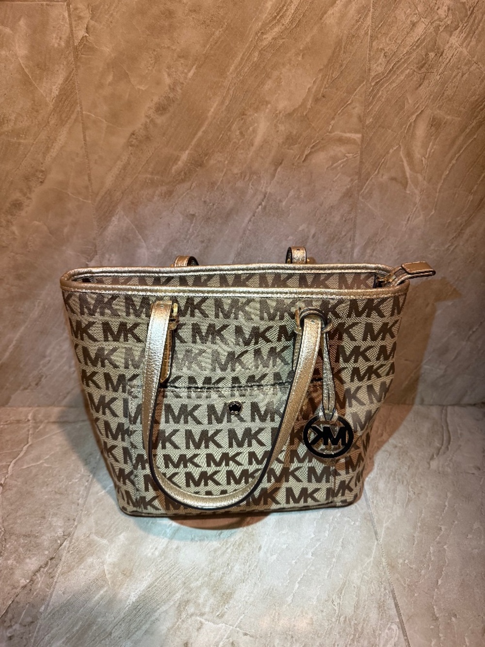 Michael Kors Jet Set organizer bag